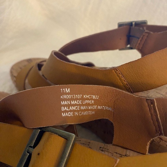 Korks Women's Mustard Wedge Sandals Size 11 With 3” Heel NWOT - Picture 8 of 8